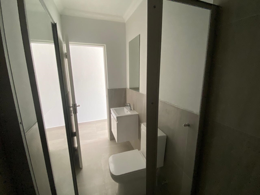 1 Bedroom Property for Sale in Table View Western Cape